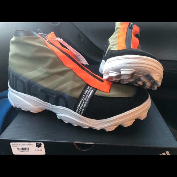 Adidas GSG9-UNDEFEATED - Picture 2 of 8